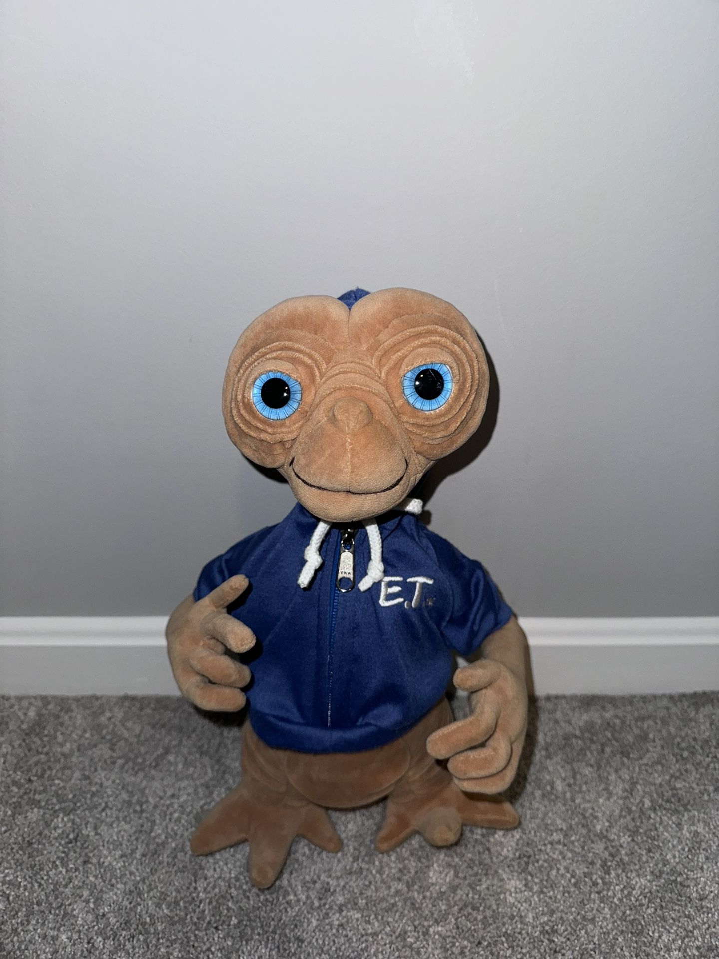 Universal Studios E.T. Extra Terrestrial with Blue Hoodie Sweatshirt 15" Plush Doll