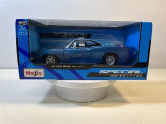 1969 Dodge Charger R/T Diecast Model Car: 1/25 Scale, New In Box By Maisto