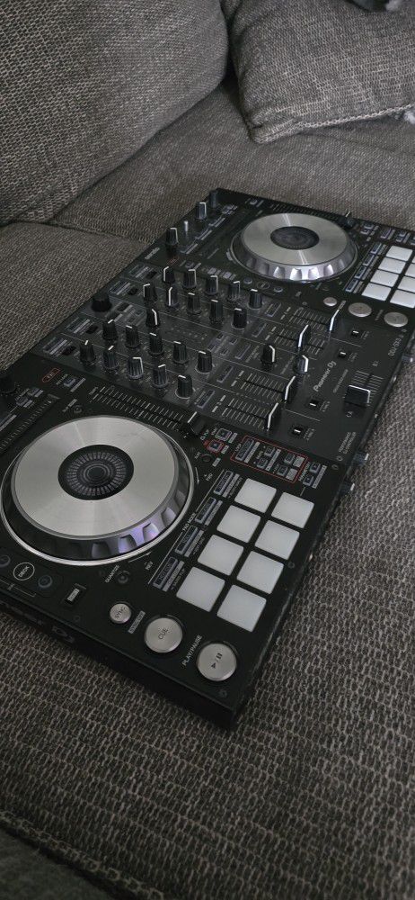 Used Pioneer DJ DDJSX3 DJ Controller

