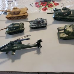 Military Mixture Of Tanks Lot