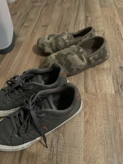 Boys Shoes Size 5.5