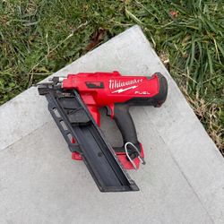 M18 FUEL 3-1/2 in. 18-Volt 30-Degree Lithium-Ion Brushless Cordless Framing Nailer (Tool-Only)