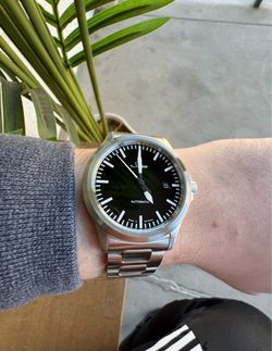 Sinn 556 I – Black Dial – Full Kit – H-Link Bracelet – $1000 Firm