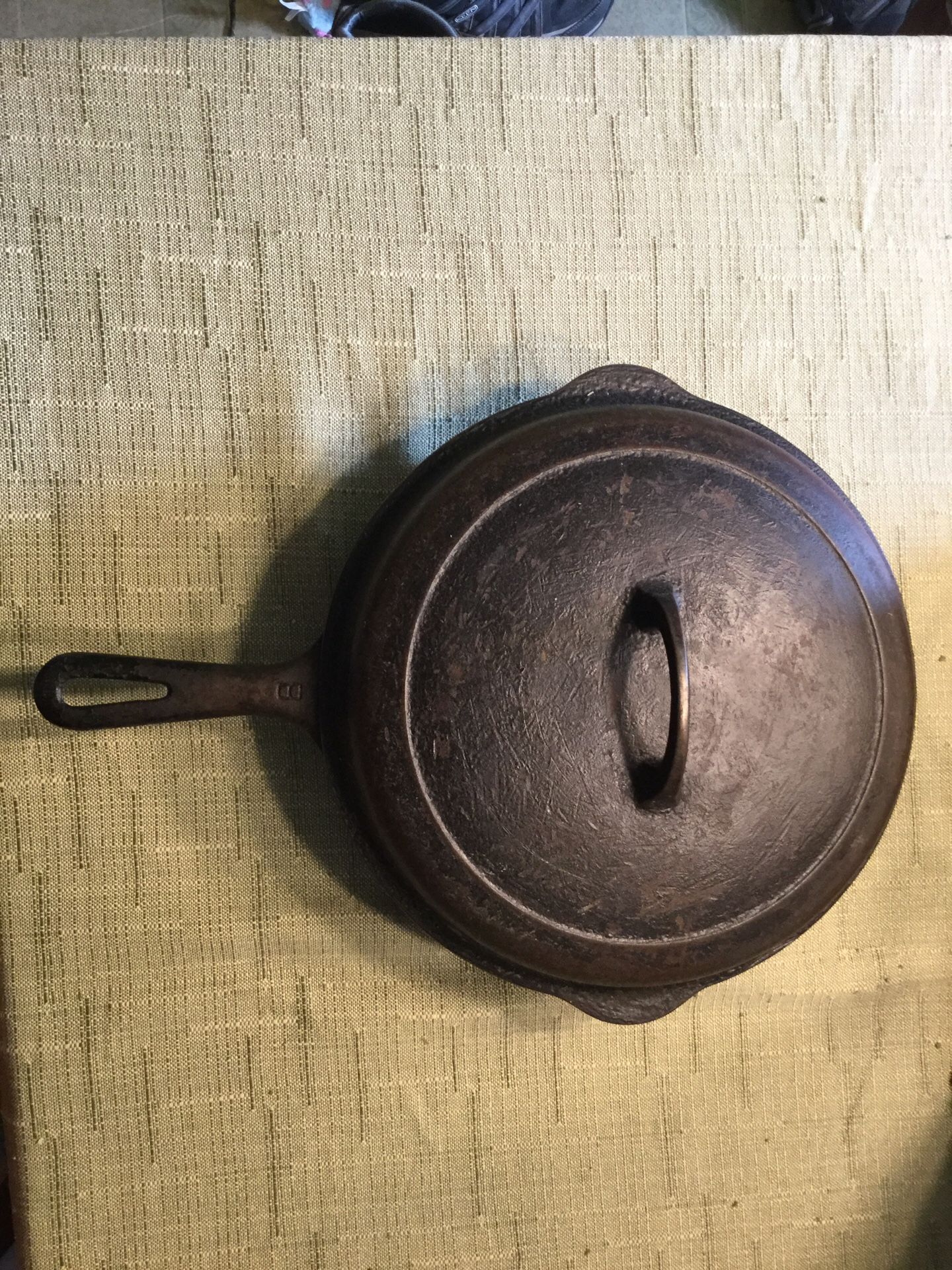 Griswold Cast Iron 8 Skillet and Lid for Sale in High Point, NC OfferUp