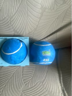 Jumbo tennis balls
