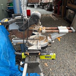 Free And Functioning 12” Double Bevel Miter Saw