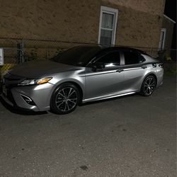 2019 Toyota Camry se rims