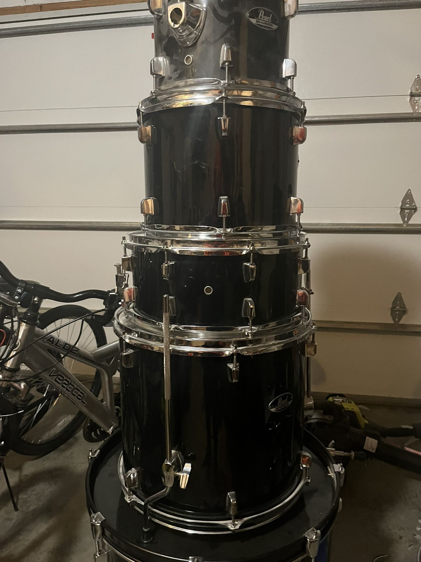 Pearl Roadshow 5 Piece Drum set 