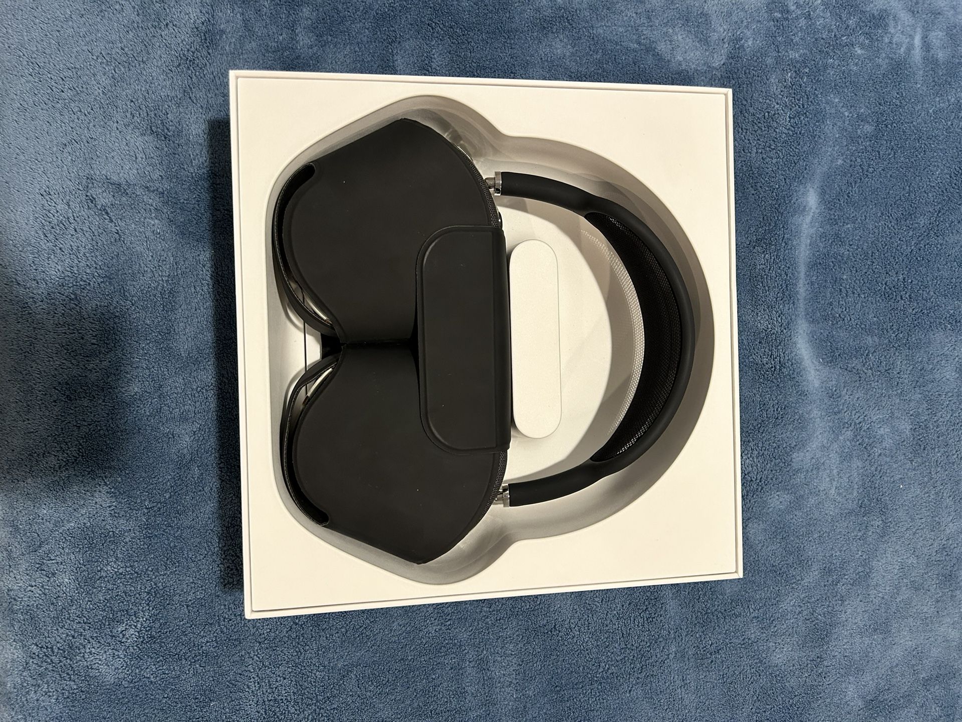 AirPod maxes 