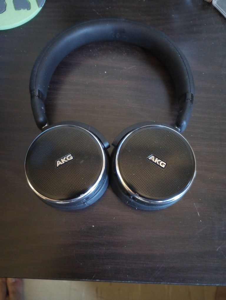 AKG N60 Bluetooth Headphones 