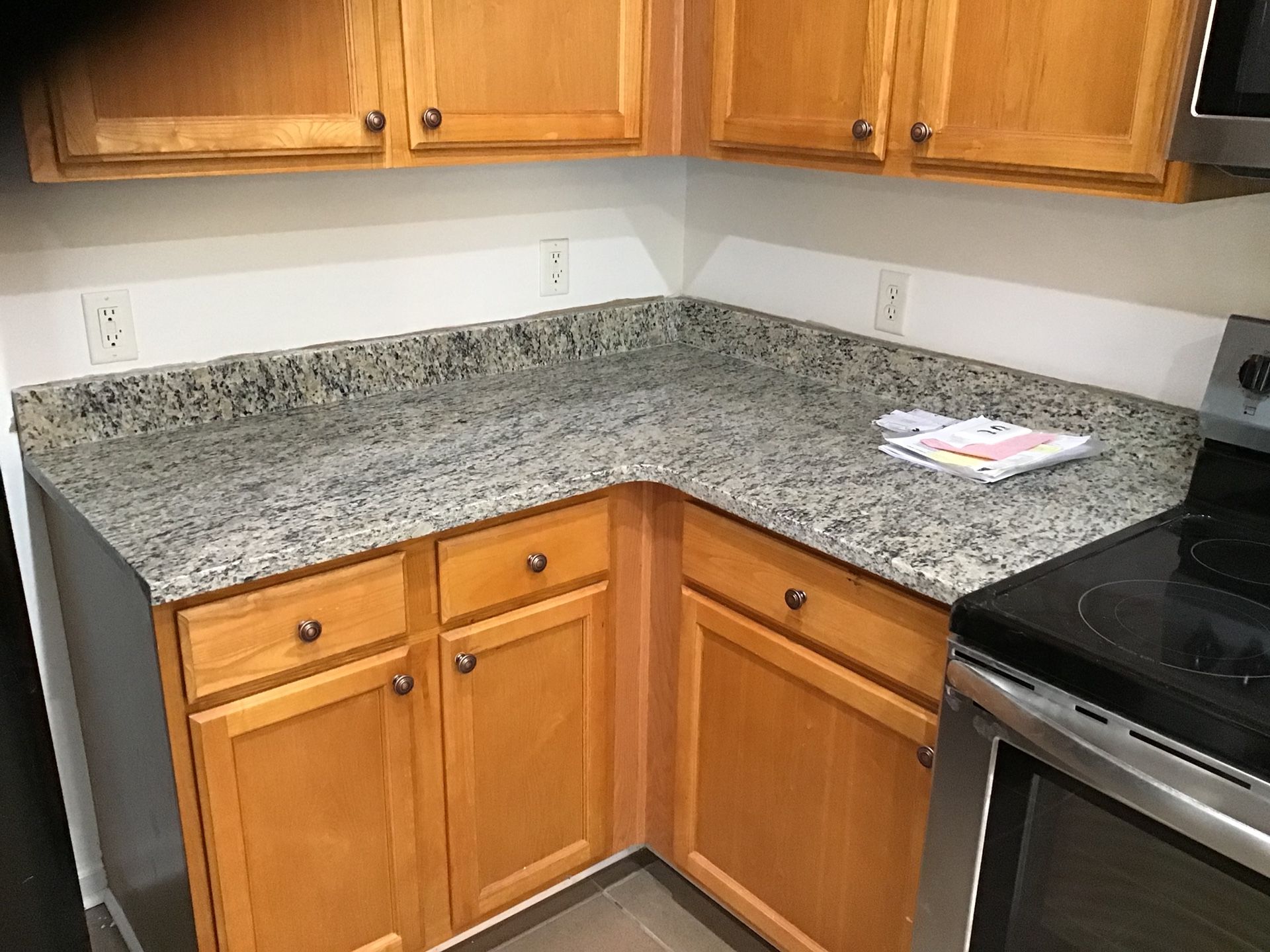 GRANITE, MARBLE, QUARTZ & CABINETS