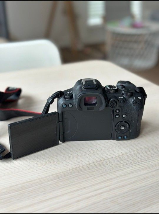 Canon R6 Camera