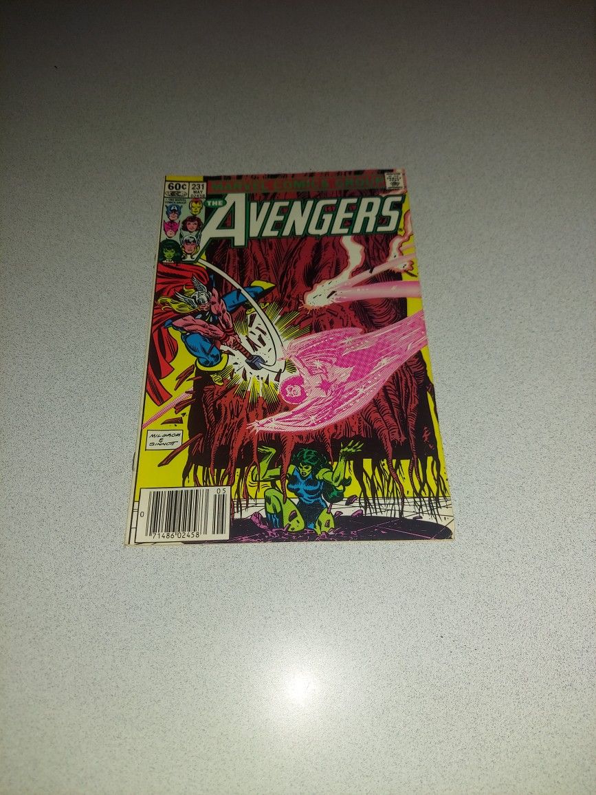 1983 THE AVENGERS #231 COMIC 