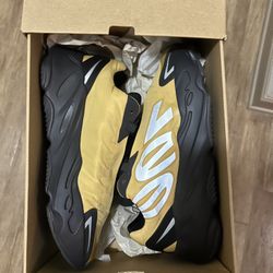 Yeezy 700 Honey Flux 