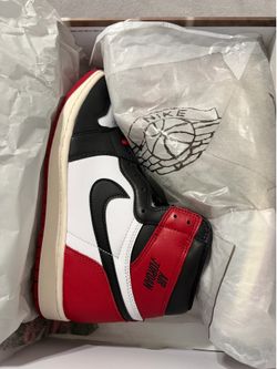 Men’s Jordan retro 1 black toe