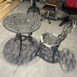 Metal Table And Chair 
