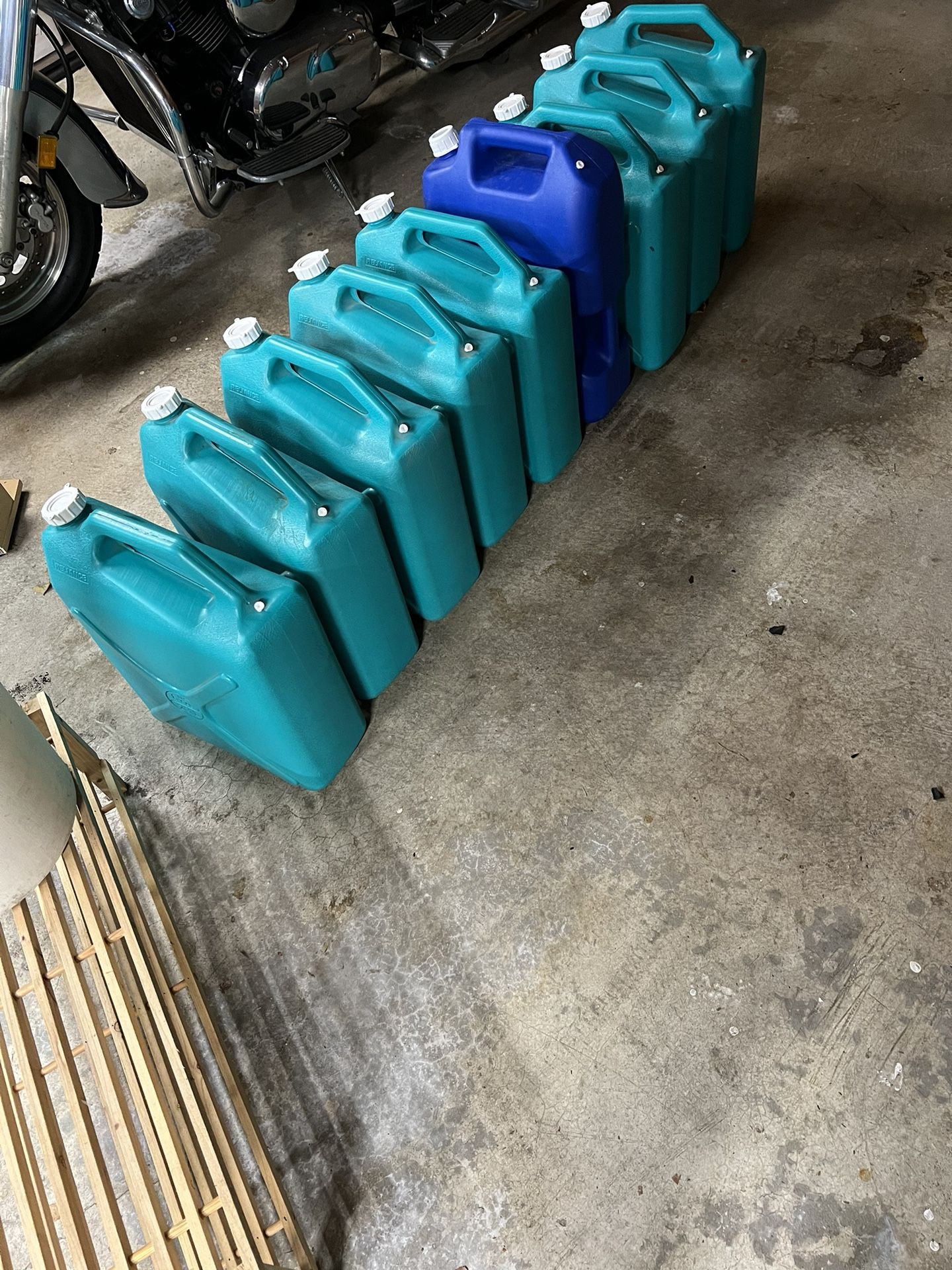 5 Gallon Water Plastic Jugs