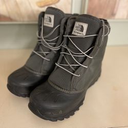 Mens Snow Boots  Size 10