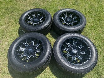 (4) 20” Moto Metal Wheels 33x12.50R20 Patagonia Tires