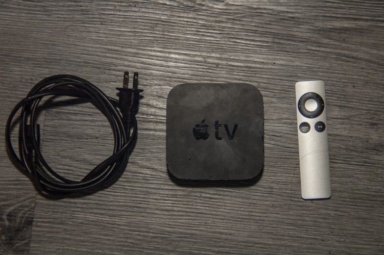 Apple TV 2nd Generation w/ Remote