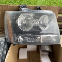 Headlights For Chevy Tahoe 2007 To 2010