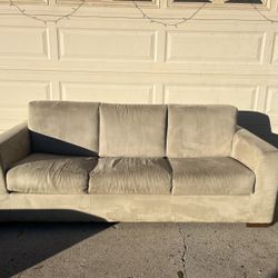 Natuzzi Italian Sleeper Sofa – Pullout Bed – Excellent Quality