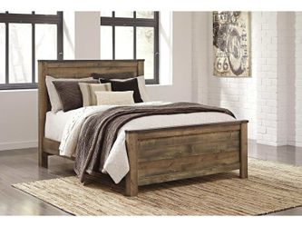 Trinell Queen Panel Bed (Online Special Price)