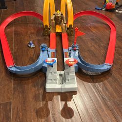 Hot Wheels Mario Kart: Bowser’s Castle TrackSet