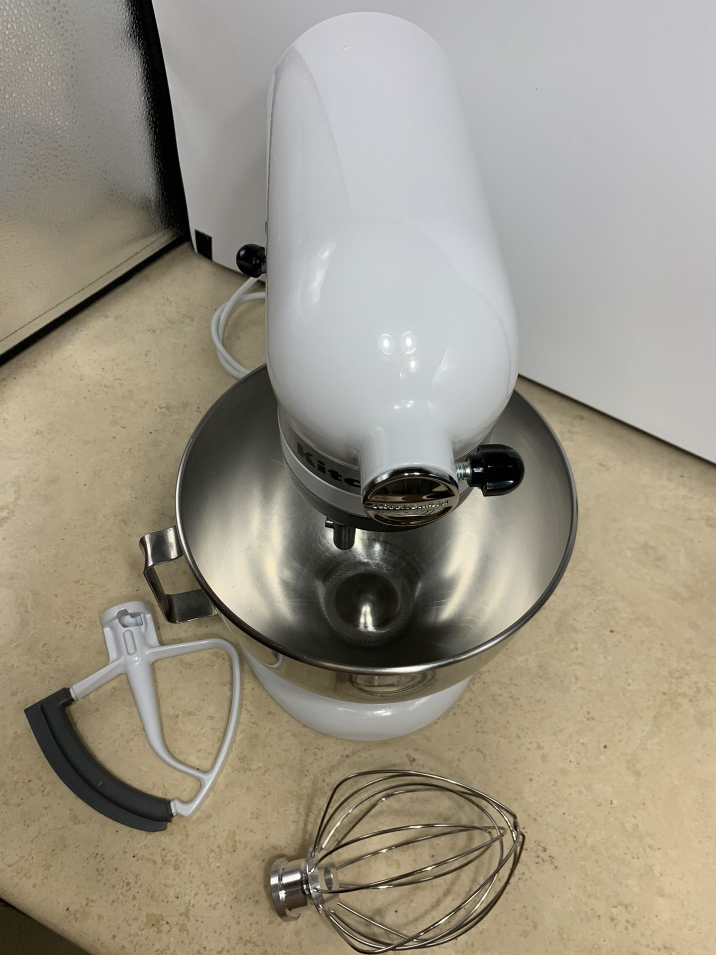 Mixer Kitchen Aid Professional 5 Plus With Accessories for Sale in Boca  Raton, FL - OfferUp