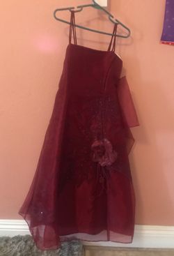 Vestido 👗 de nińa talla 6 color tinto Nuebo