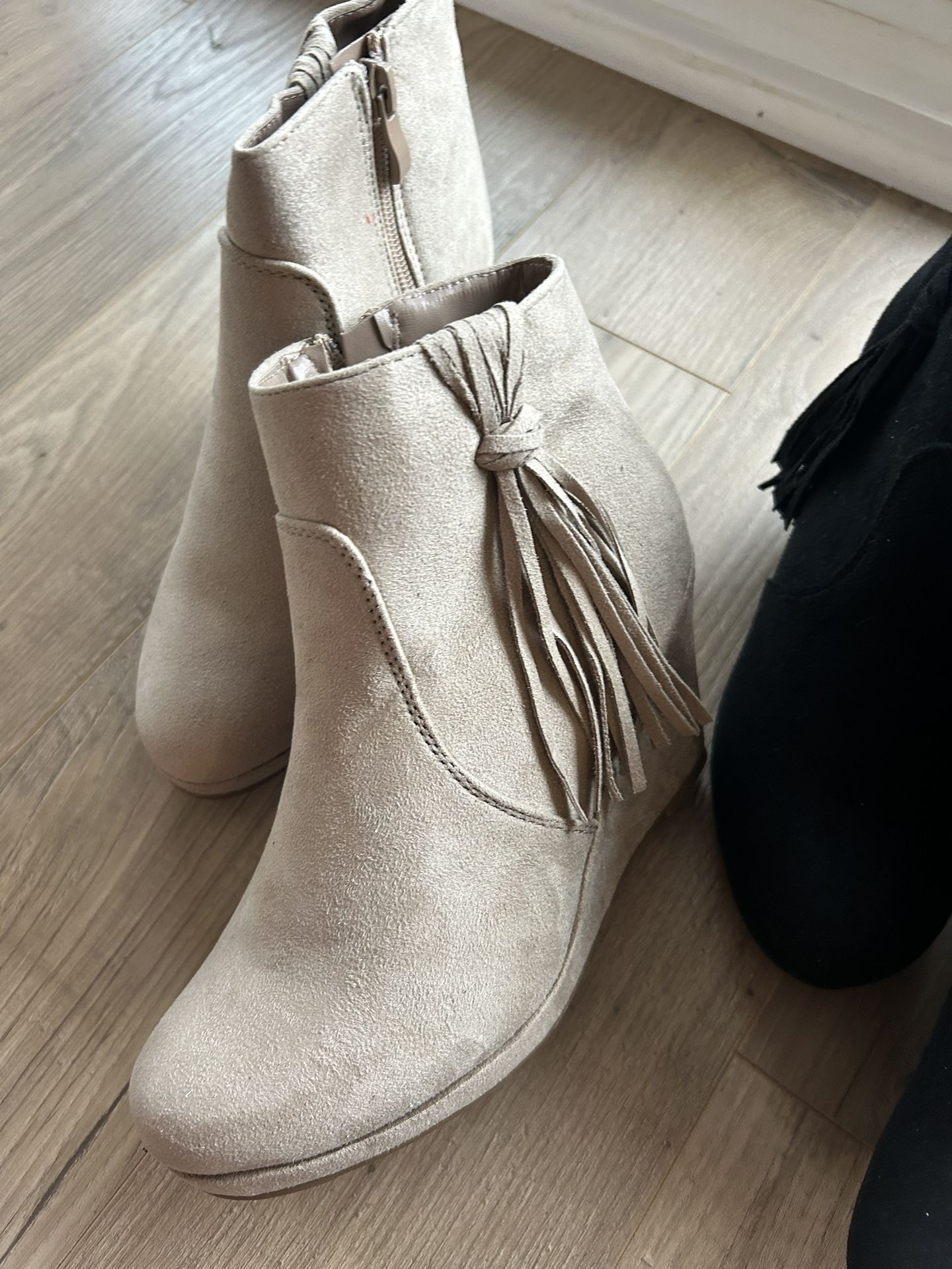 Women’s Wedge Boot Size 7