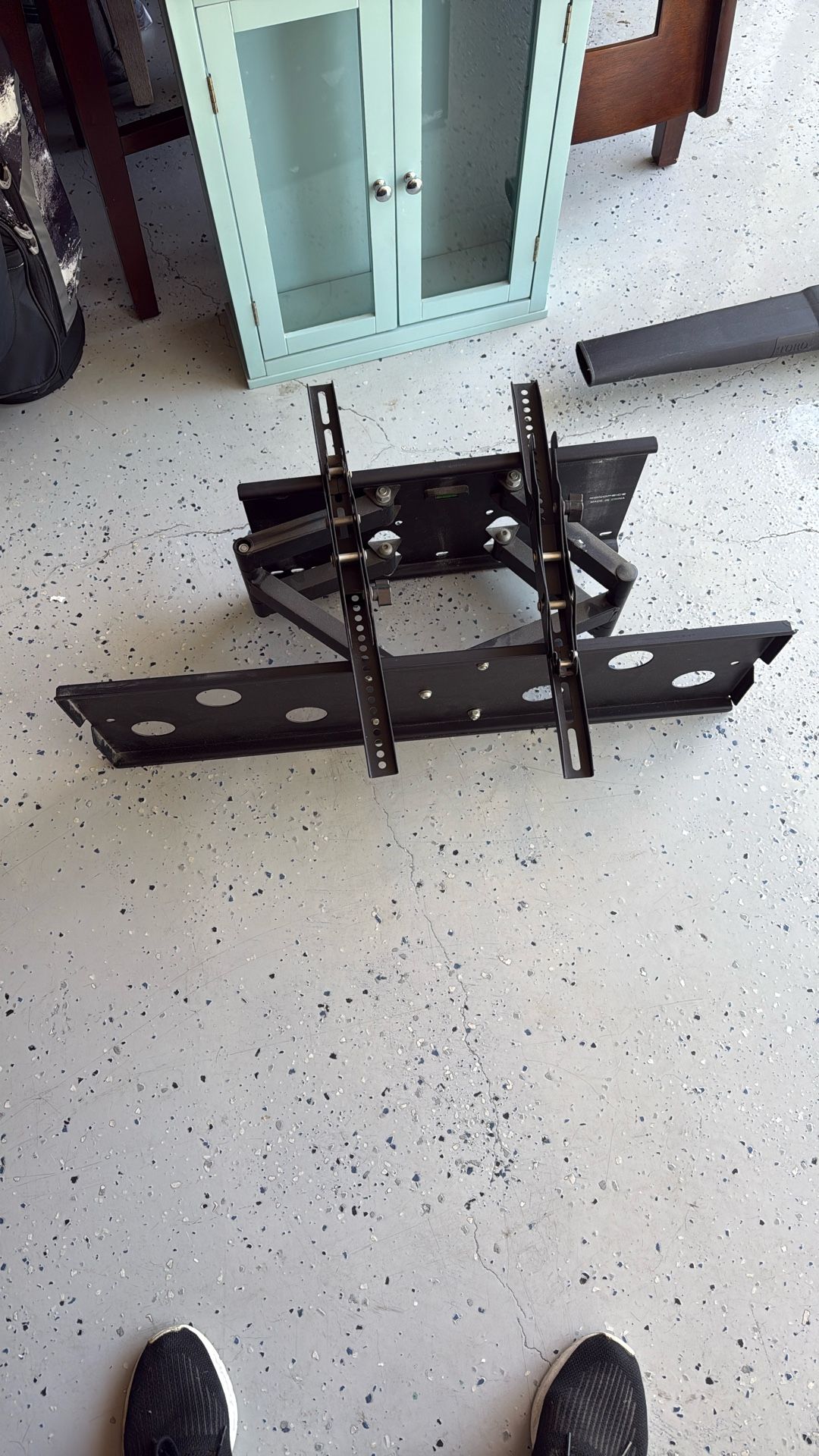 Monoprice Heavy Duty TV Mount