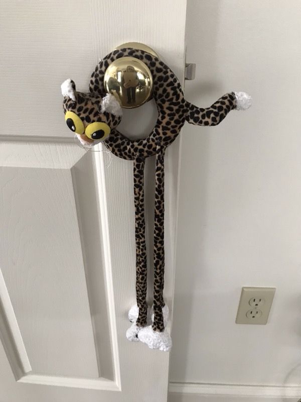 Door knob cat toy