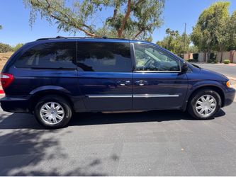 2006 Chrysler Town AND Country