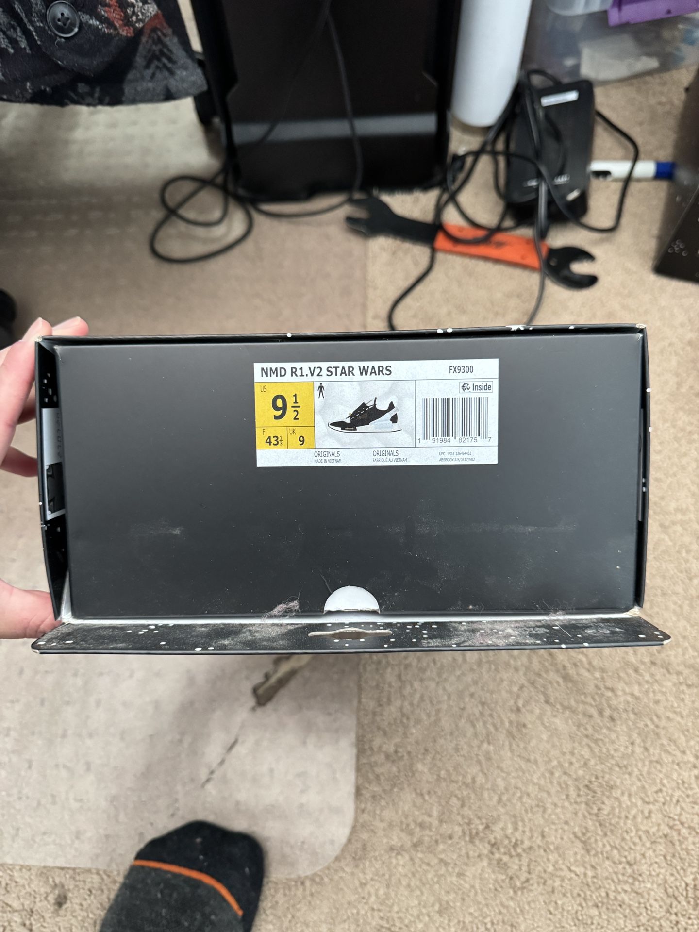 Size 9 1/2 Landos