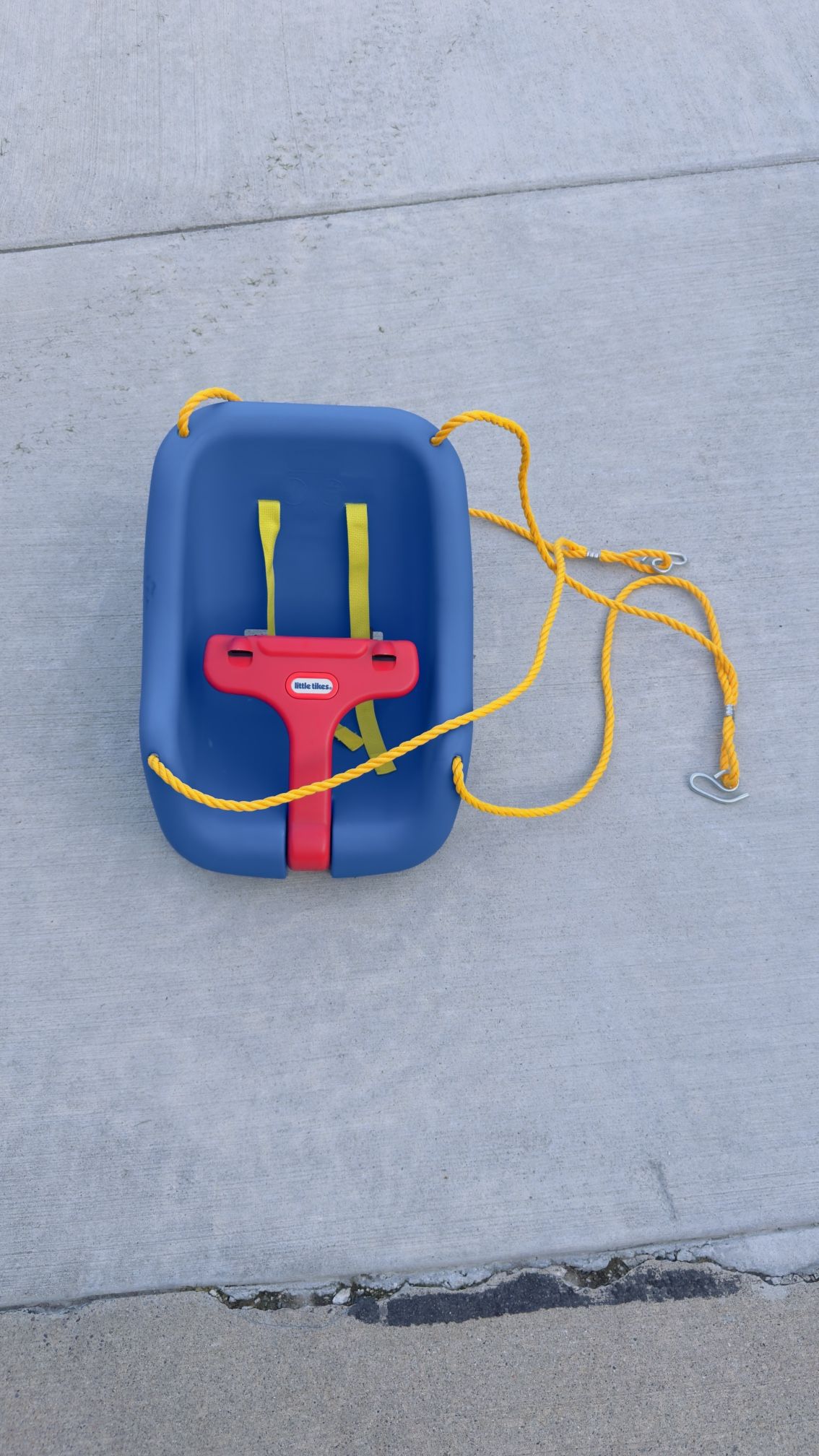 Little Tikes Baby Swing (Indoor & Outdoor)