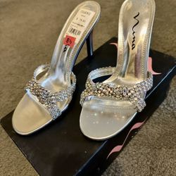 Brand New NINA Heels Size 8.5
