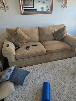 Couch set