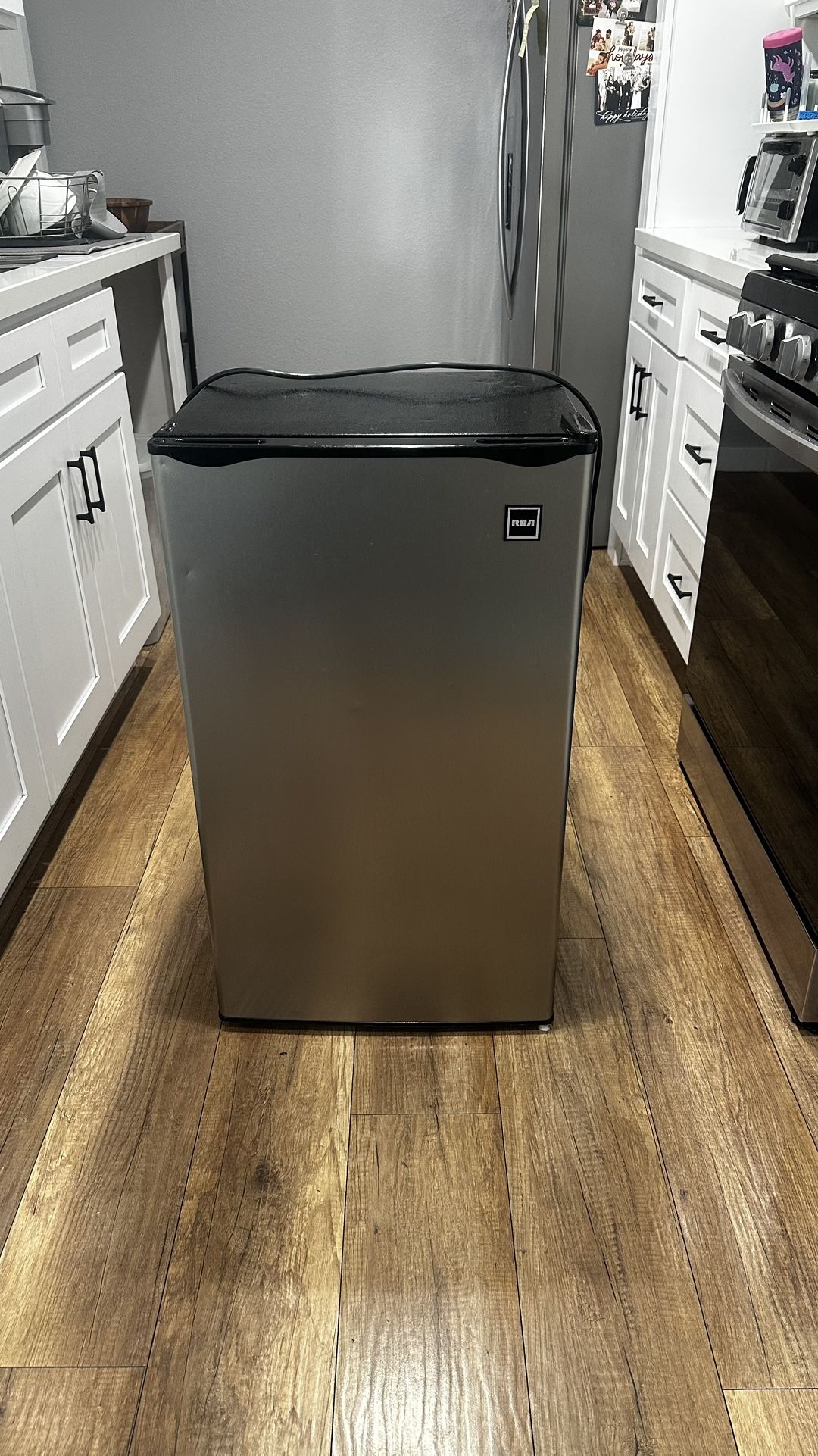 Mini refrigerator