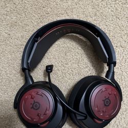 SteelSeries Arctis Nova 7 Wireless Gaming Headset – Diablo® IV Edition – Dual Wireless 2.4 GHz & Bluetooth