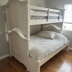 Gillian 2-piece twin over full/twin bunk bed set.