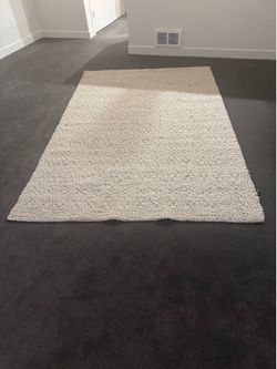 New 5 x 8 Ivory Wool Rug!