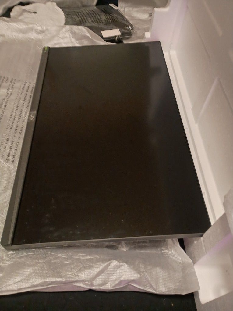 ASUS 27" Gaming MONITOR Model: XG27ACS