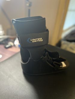 Orthopedic Medical Walker Cast for Broken Toe Injuries, Sprained Ankles, Metatarsal Stress, Post-Op Support Left or Right Foot Fracture Size SMALL