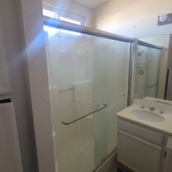 Im Selling Shower Doors 30x68. I Just Replaced And Got New Ones