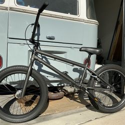 Mongoose Legion L100 BMX Bike - Grey/Black