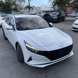 2021 Hyundai Elantra 