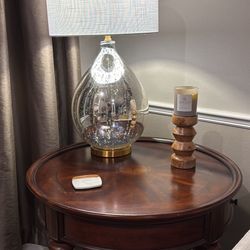 Large Lamp…like New!! 28” Tall