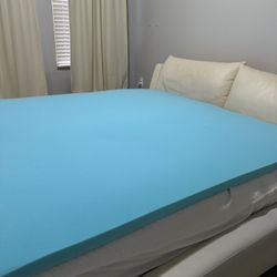 King Size Bed With Mattresses 