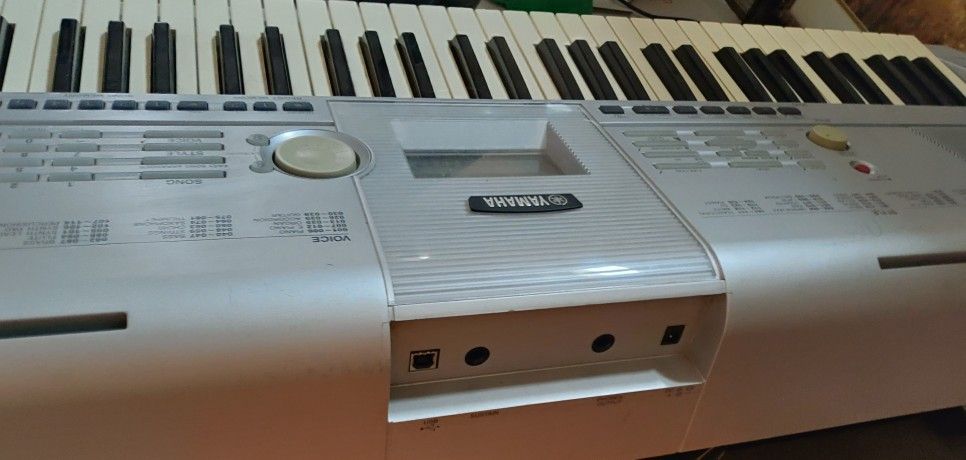 Yamaha Keyboard 76 Keys DGX 205 PIANO GRAND For Sale In Livingston CA yamaha-keyboard-76-keys-dgx-205-piano-grand-for-sale-in-livingston-ca